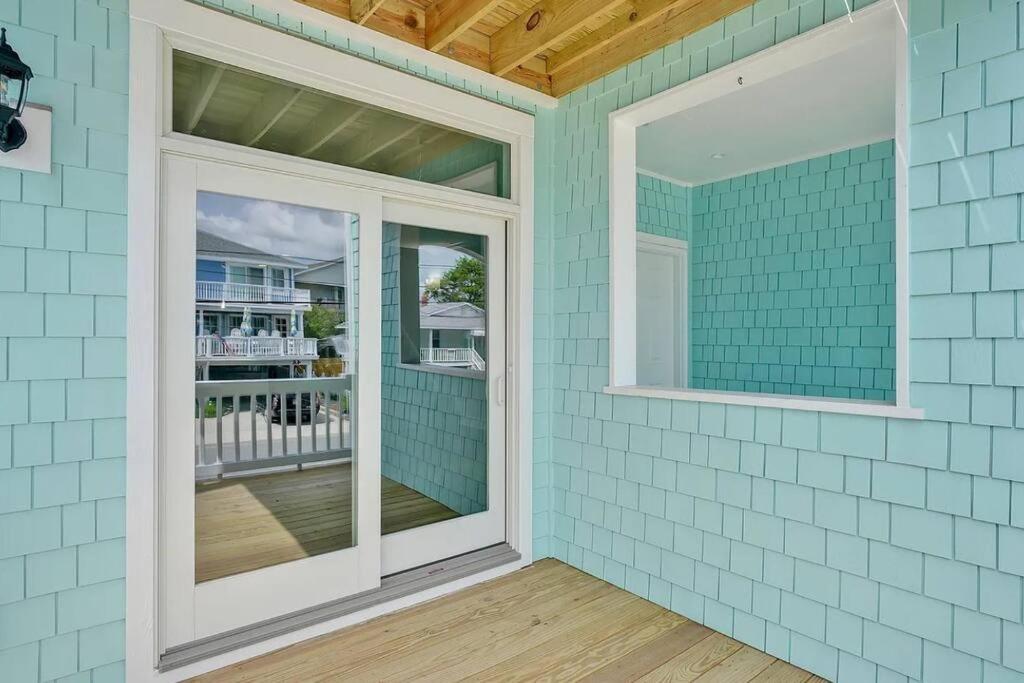 | Henderson Haven 4 BR / 3 BA Villa, Steps to Beach