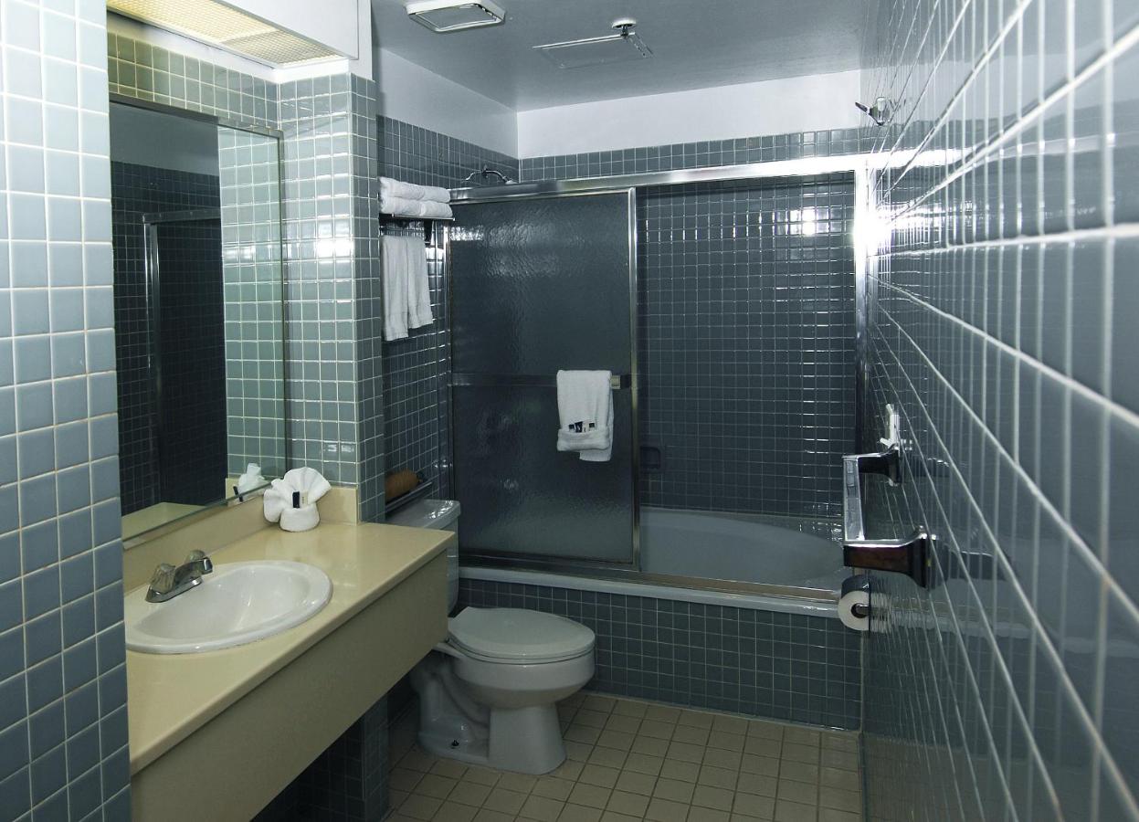 Suite Room at Metro Plaza Hotel
