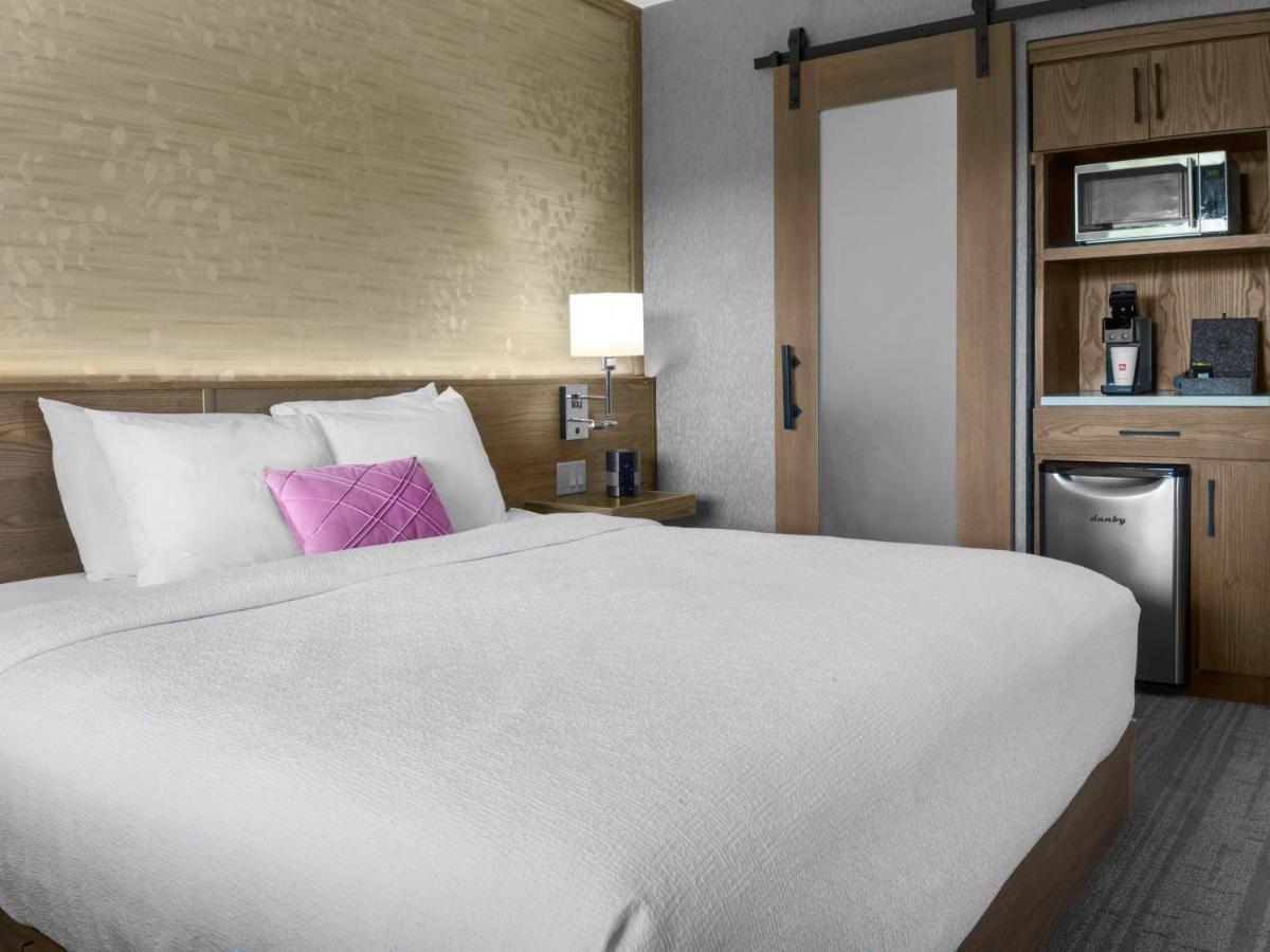 Standard King Room - Windowless at voco Niagara Falls - The Cadence by IHG