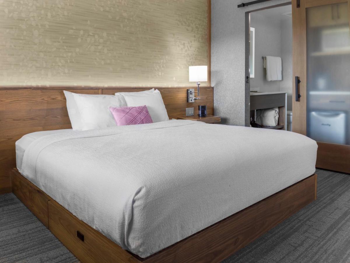 Standard King Room - Windowless at voco Niagara Falls - The Cadence by IHG