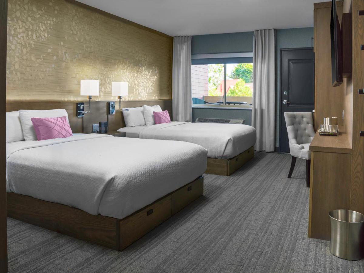 Standard Double Room with Two Double Beds at voco Niagara Falls - The Cadence by IHG