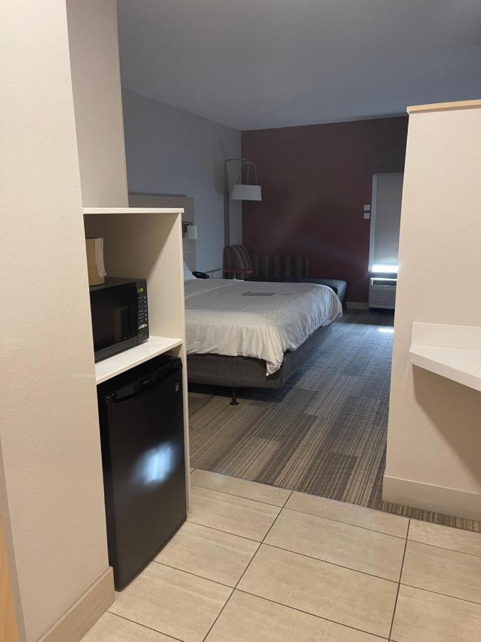 | Holiday Inn Express Cedar Rapids - Collins Road, an IHG Hotel