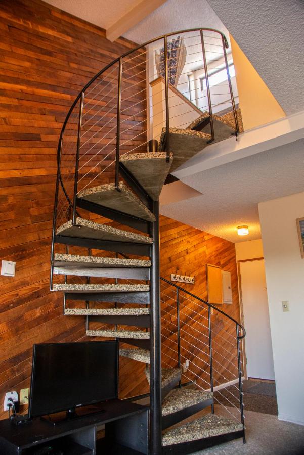  | Surfcrest Resort