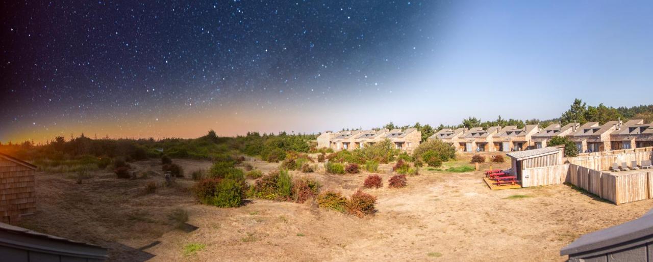 | Surfcrest Resort