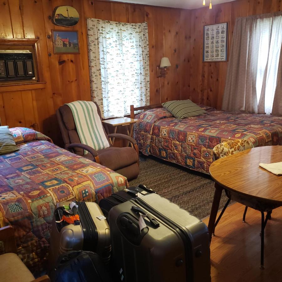 | Birchwood Motel