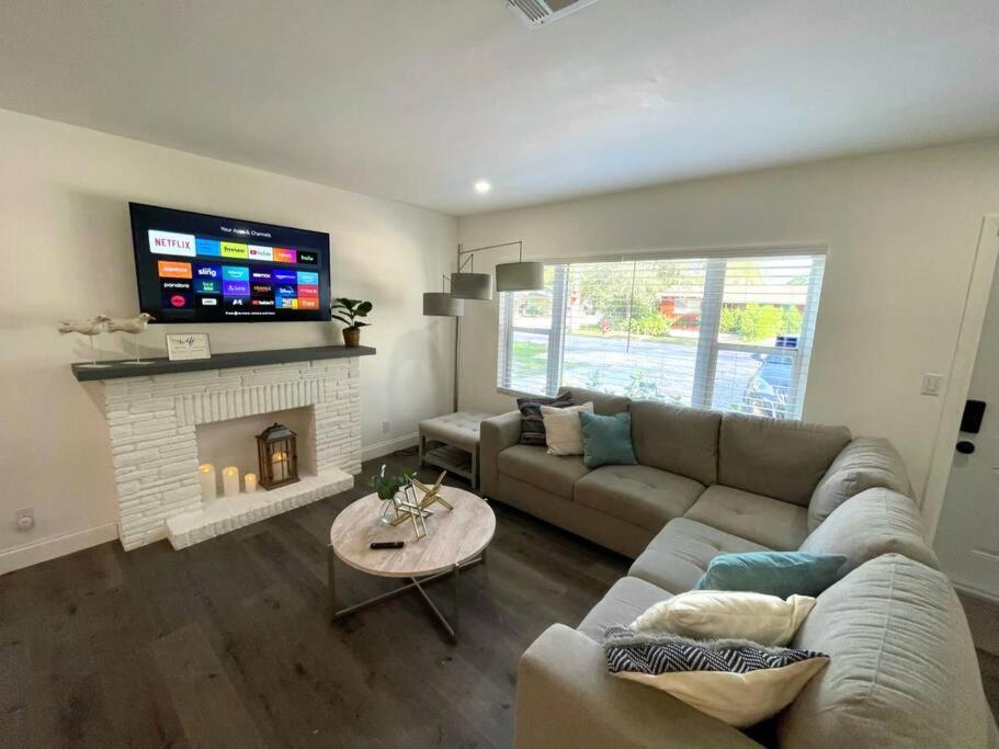 | The House with the Best Pool Area in Ft Lauderdale