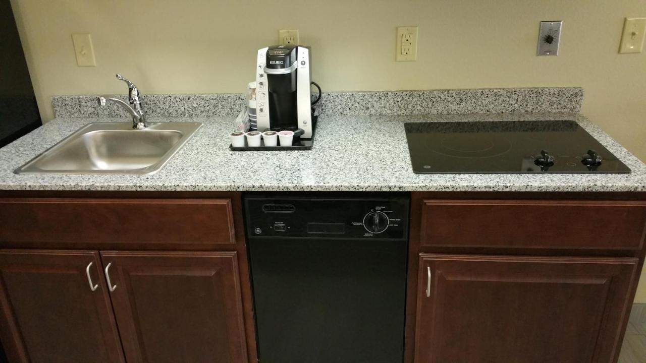 King Suite with Kitchenette - Non-Smoking at Best Western Plus Boardman Inn & Suites