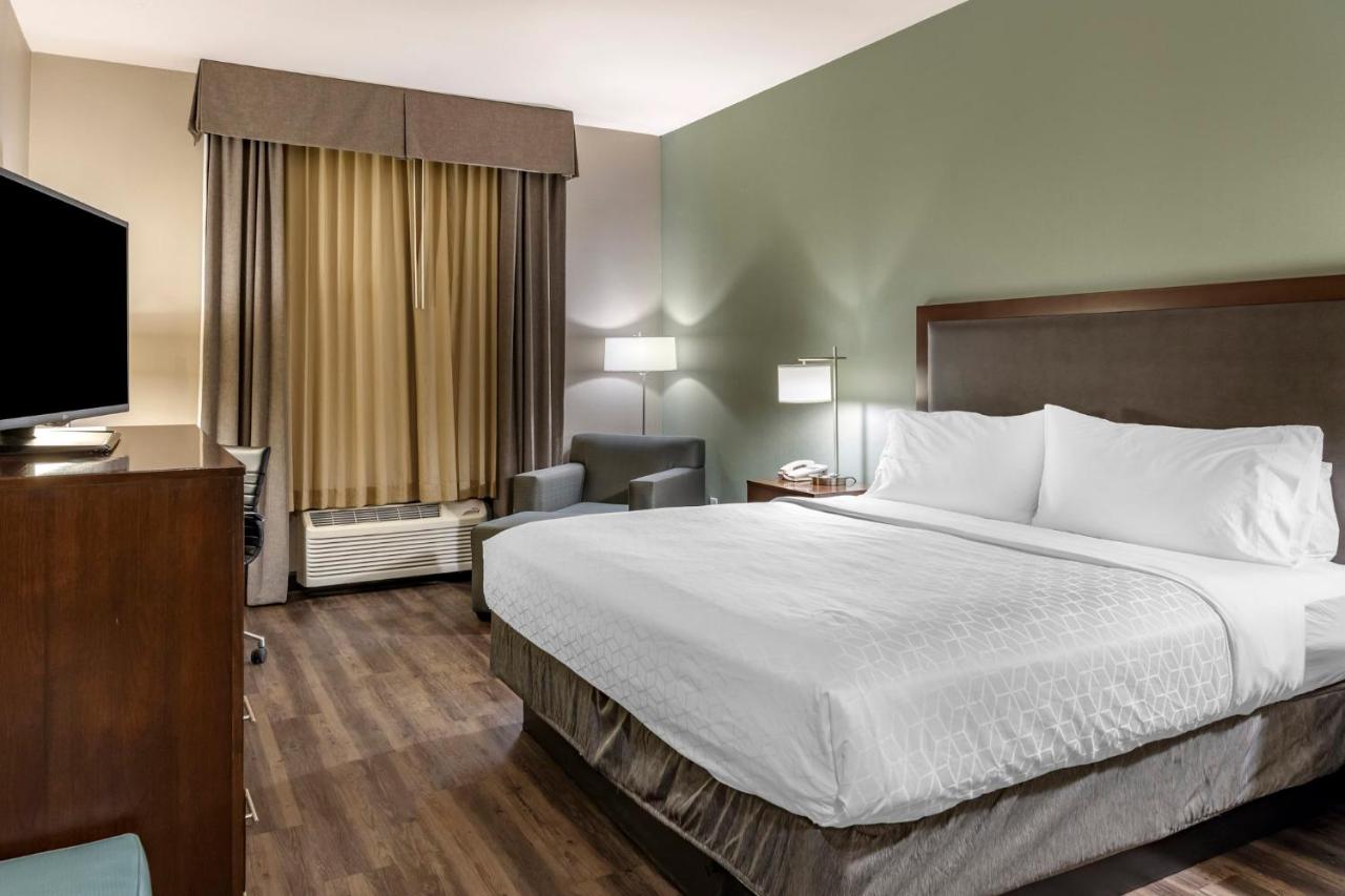 King Room - Mobility Access/Hearing Accessible at Holiday Inn Express & Suites Indio - Coachella Valley by IHG