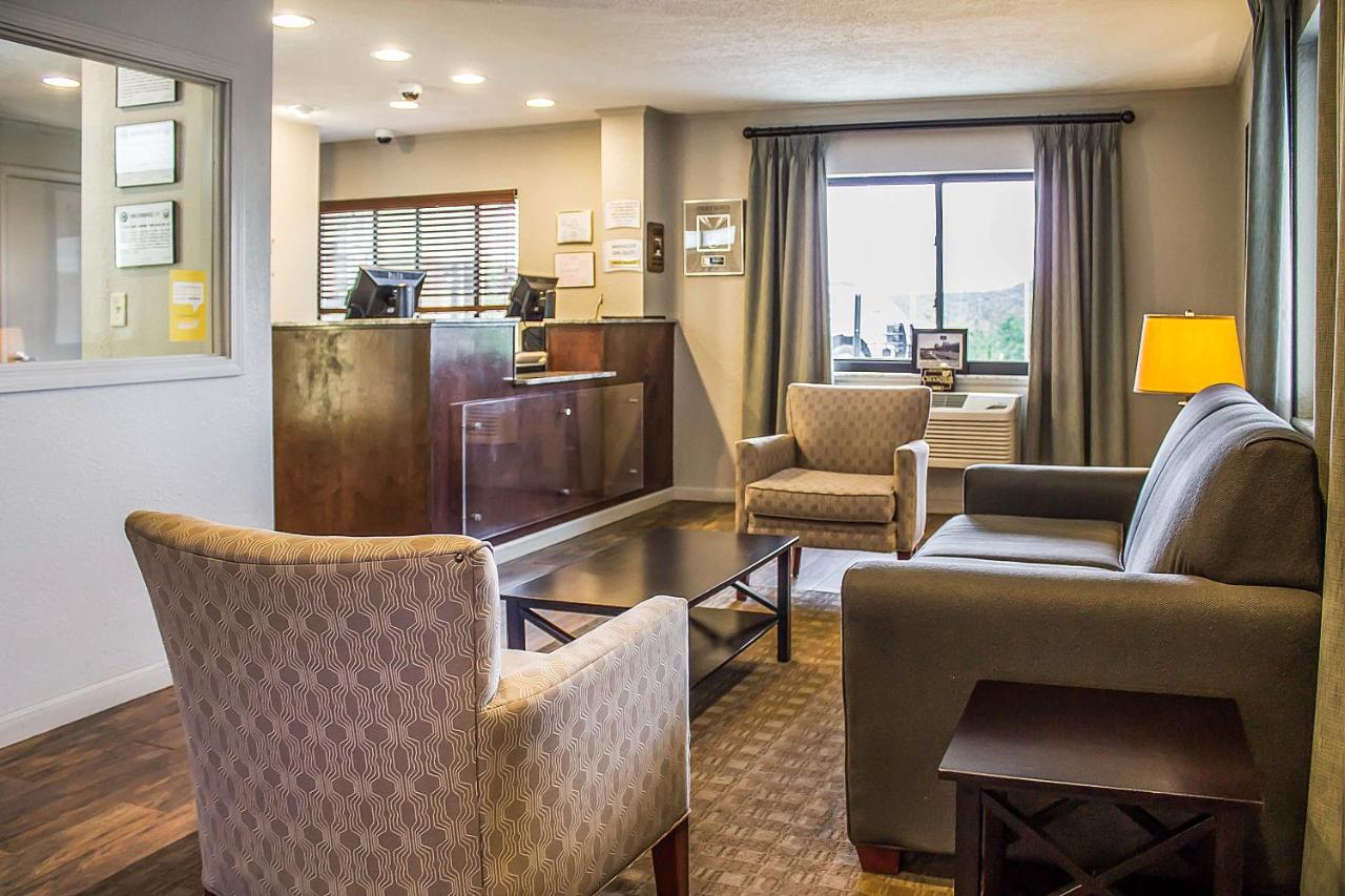Double Room with Tub - Accessible/Non-Smoking at Quality Inn