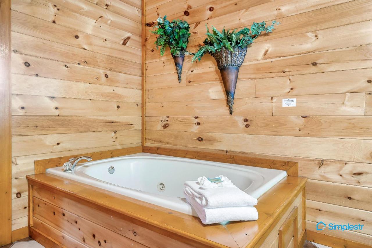 | Game Room 4 Private Spa Tubs BBQ Theater Pool