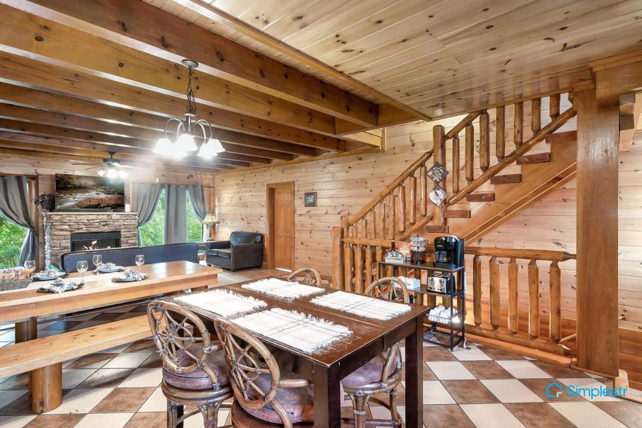 | Game Room 4 Private Spa Tubs BBQ Theater Pool