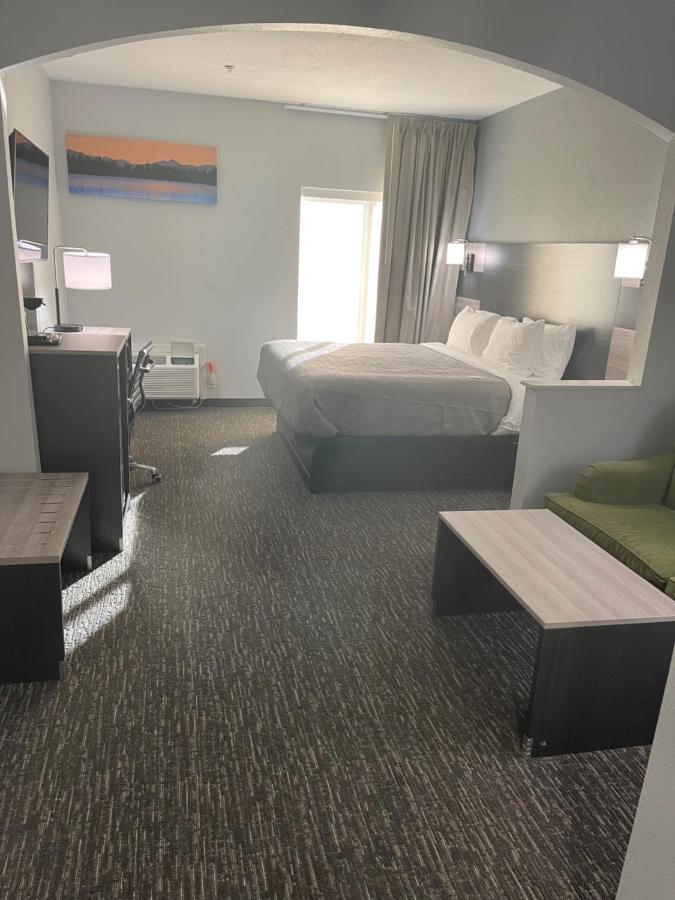 King Suite - Non Smoking at Quality Suites Abilene Mall Area