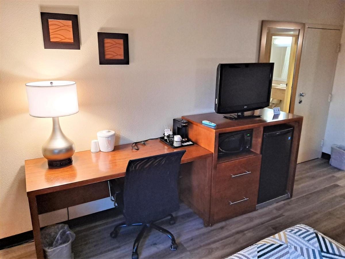 Quadruple Room - Non-Smoking at Studio 6 Suites Catonsville, Md – Baltimore West