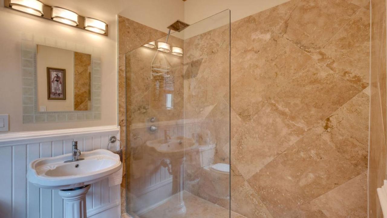 | Forsyth Park 2 Bedroom Beauty