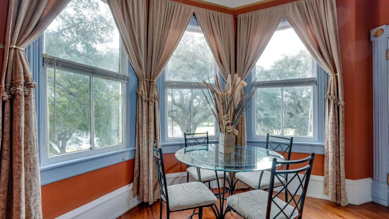 | Forsyth Park 2 Bedroom Beauty