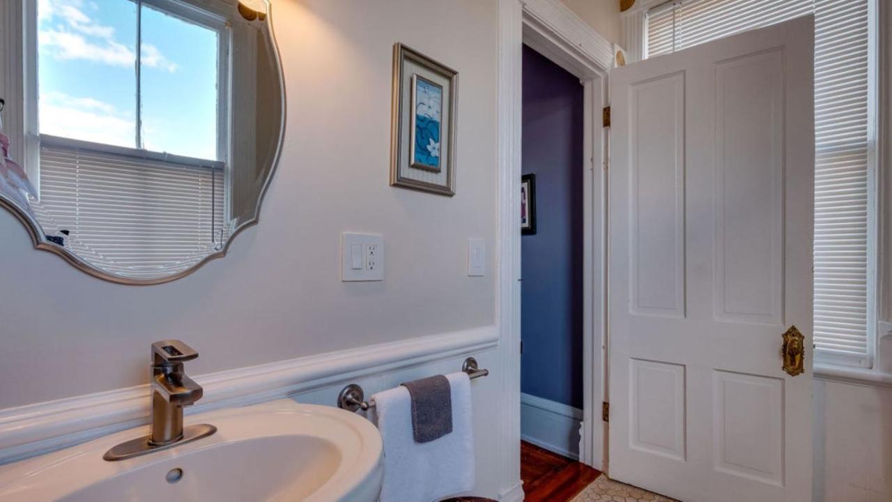 | Forsyth Park 2 Bedroom Beauty