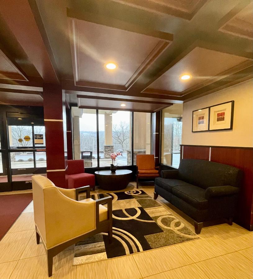 | Best Western Plus Poconos Hotel