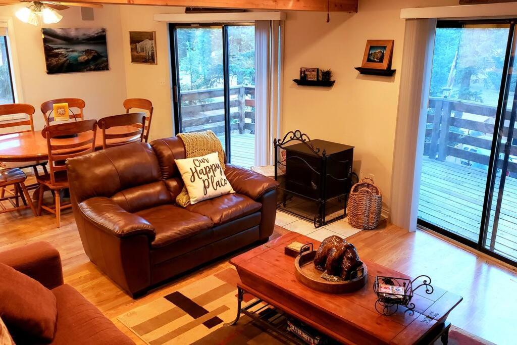 | Black Bear Lux Family Cabin 1 mi from Village