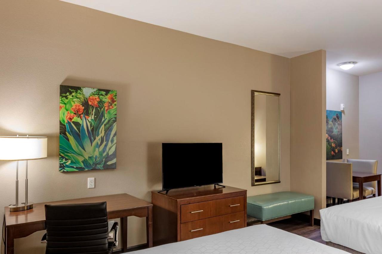 Feature Room with Two Double Beds - Non-Smoking at Holiday Inn Express & Suites Indio - Coachella Valley by IHG