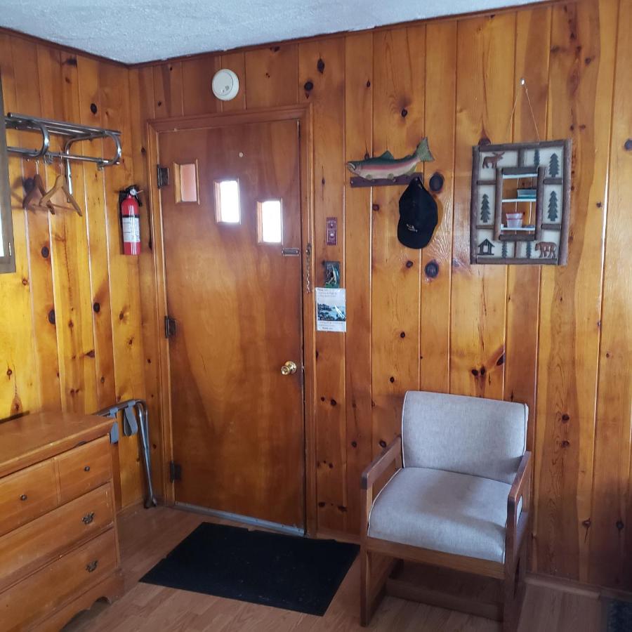 | Birchwood Motel