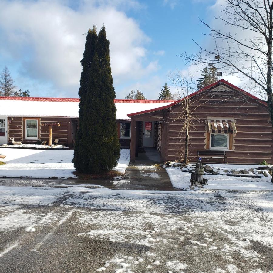 | Birchwood Motel