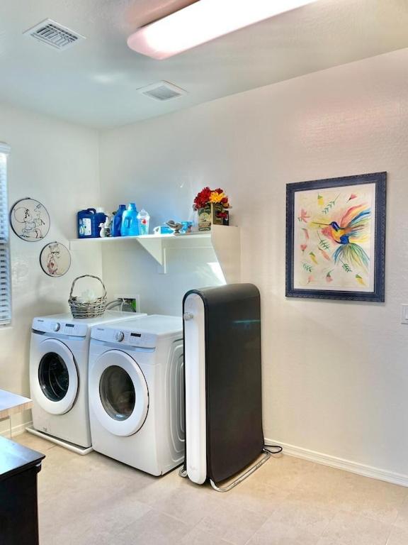 | Modern Home with Pool, Spa and Super Bowl Ready