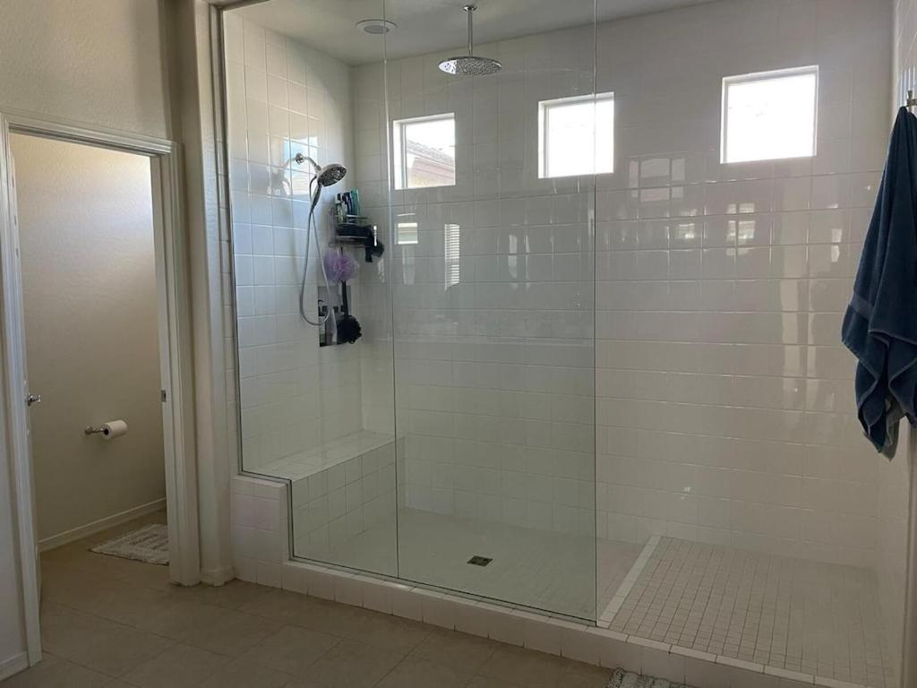 | Modern Home with Pool, Spa and Super Bowl Ready