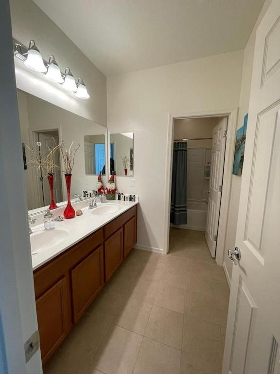 | Modern Home with Pool, Spa and Super Bowl Ready