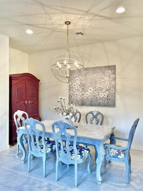 | Modern Home with Pool, Spa and Super Bowl Ready