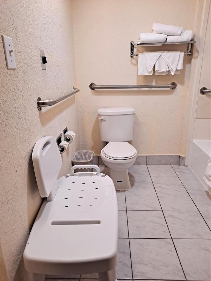 Queen Room - Disability Access - Non-Smoking at Studio 6 Suites Catonsville, Md – Baltimore West