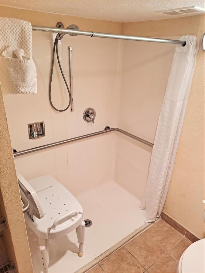 Queen Room - Disability Access - Roll in Shower at Studio 6 Suites Catonsville, Md – Baltimore West
