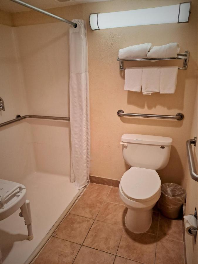 Queen Room - Disability Access - Roll in Shower at Studio 6 Suites Catonsville, Md – Baltimore West