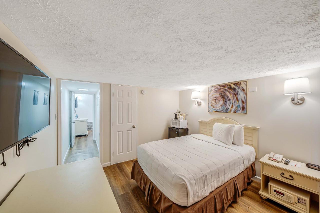 Double Room with Two Double Beds - Non-Smoking at Ramada by Wyndham Panama City Beach / Beachfront