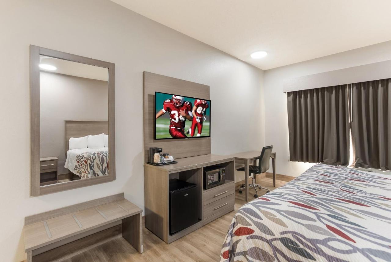 Superior King Room - Non-Smoking at Red Roof Inn & Suites Corbin