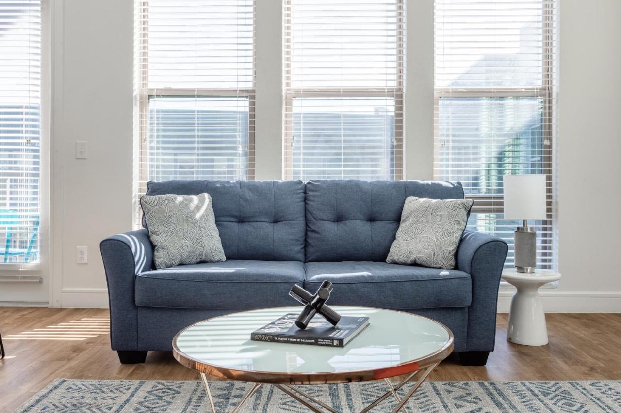 One-Bedroom Apartment with Balcony (Self Check-in with Virtual Front Desk) at Kasa Greenville Dallas