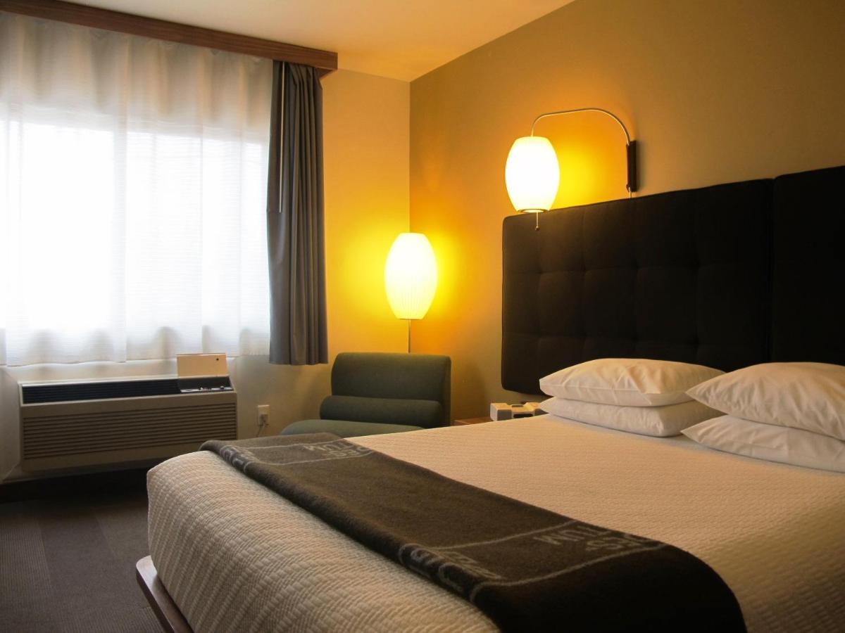 King Room at Modern Hotel