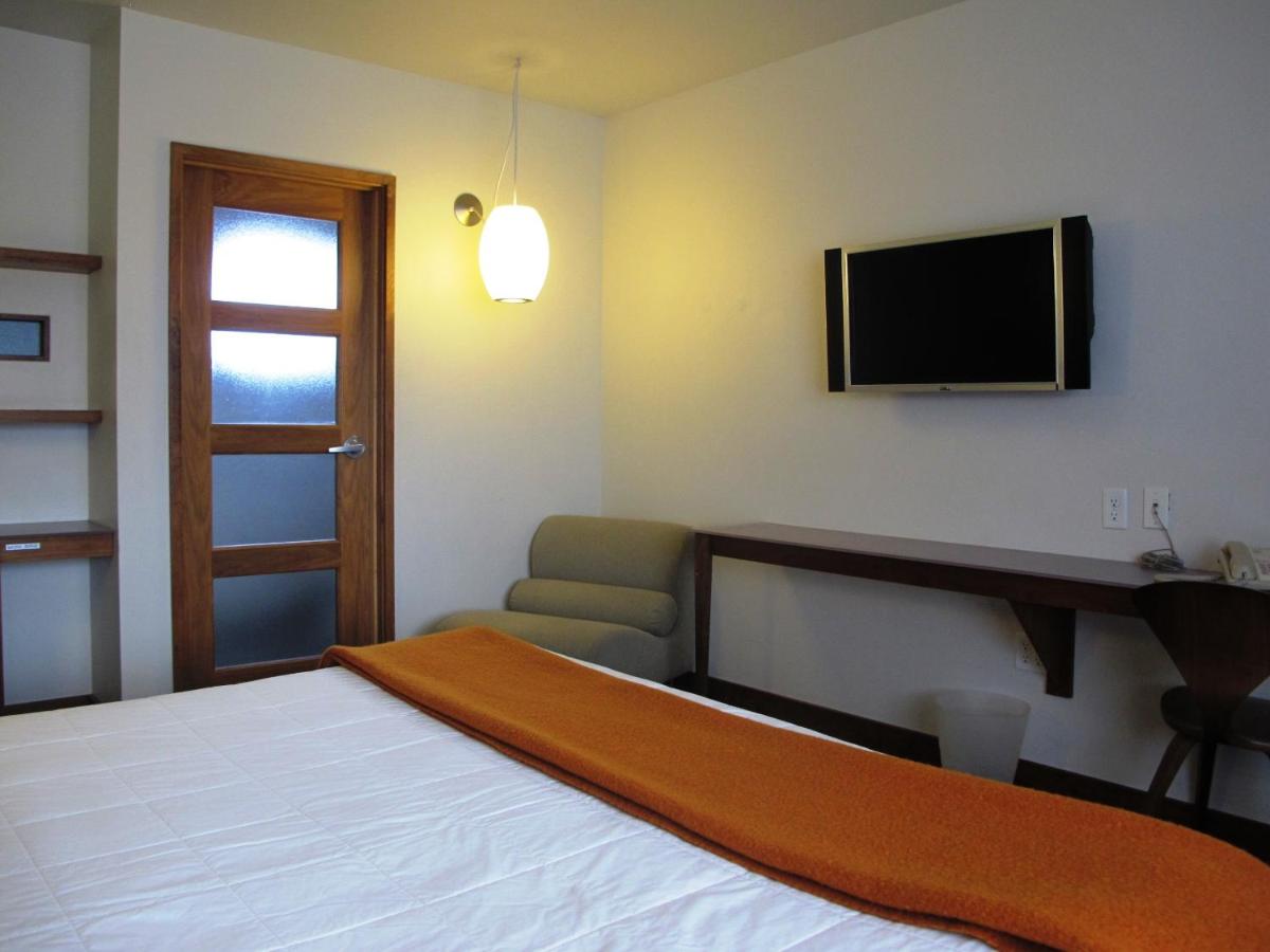 King Room at Modern Hotel