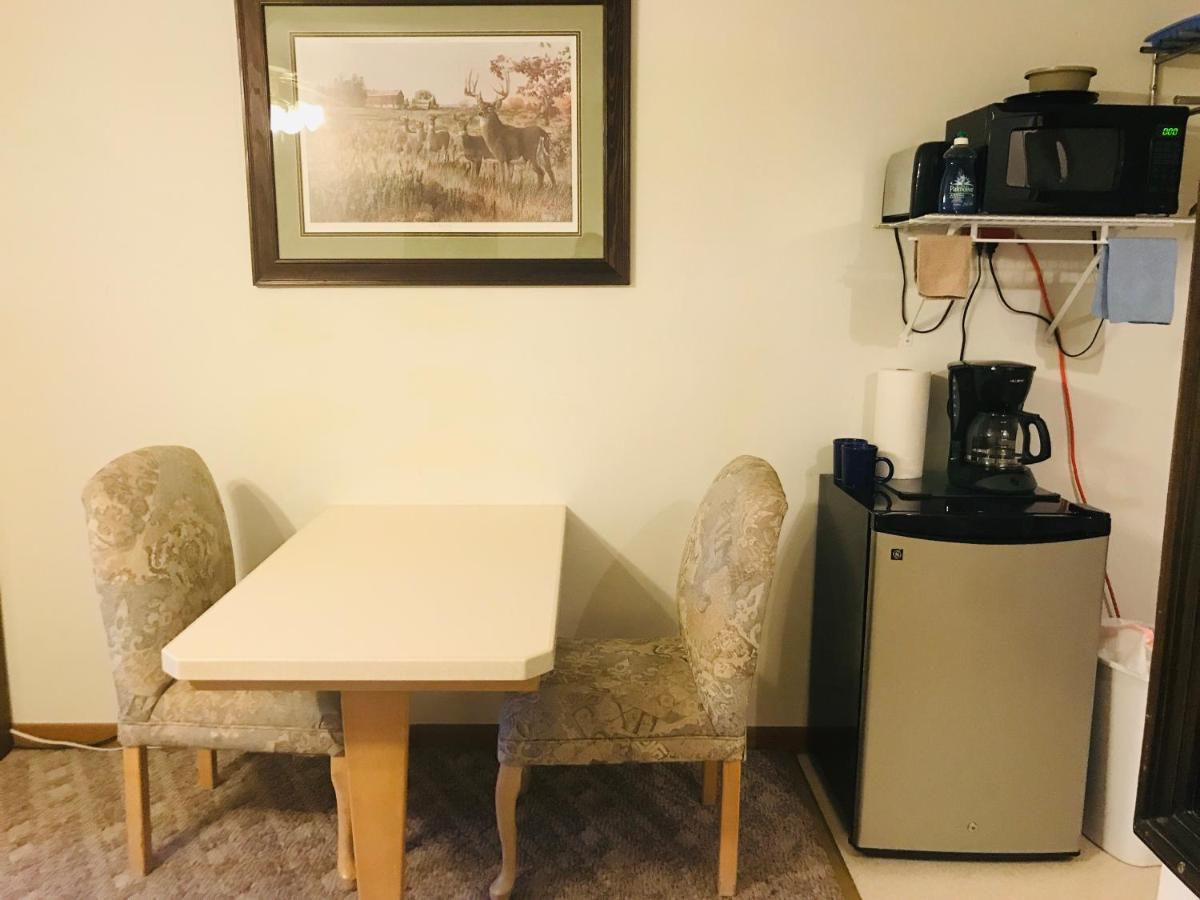 | Black Hills Motel at Quail's Crossing