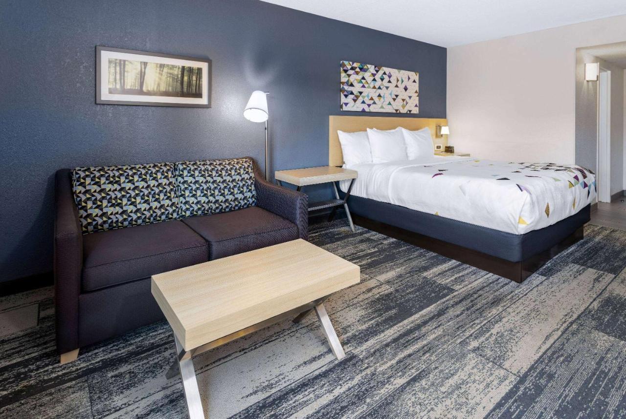 King Studio Suite - Non-Smoking at Baymont by Wyndham White Plains - Elmsford