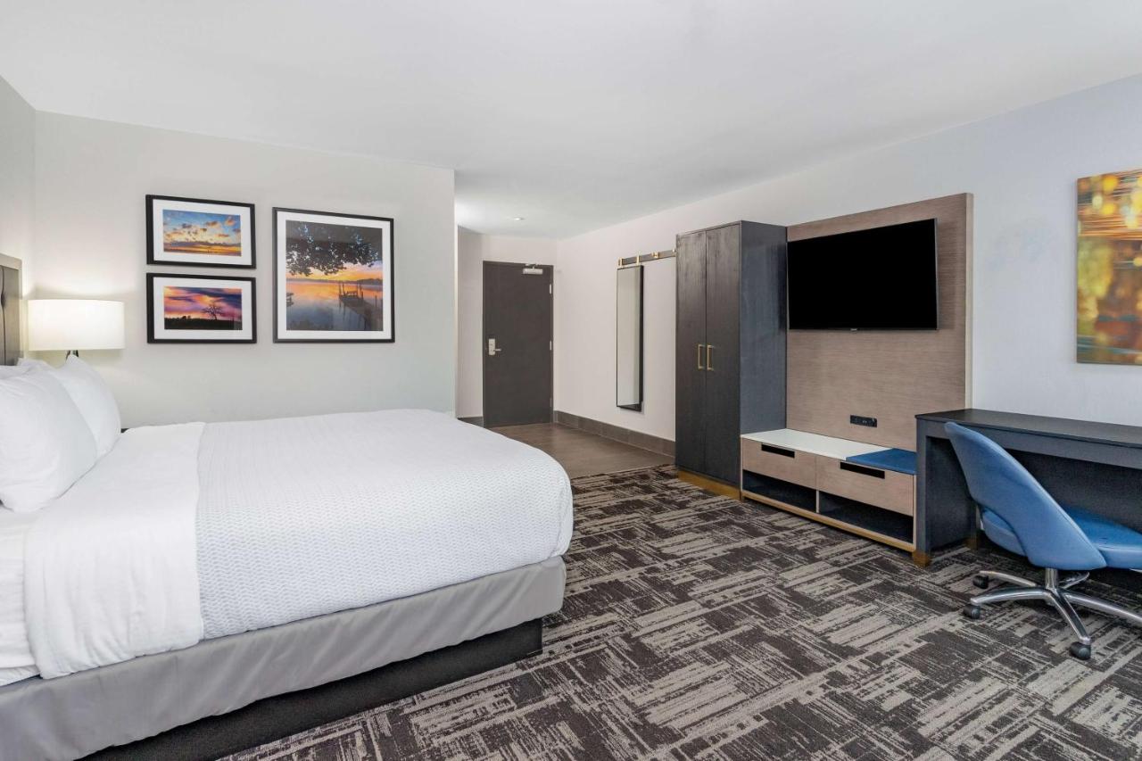 King Room - Non-Smoking at La Quinta Suites by Wyndham South Bend Notre Dame Area