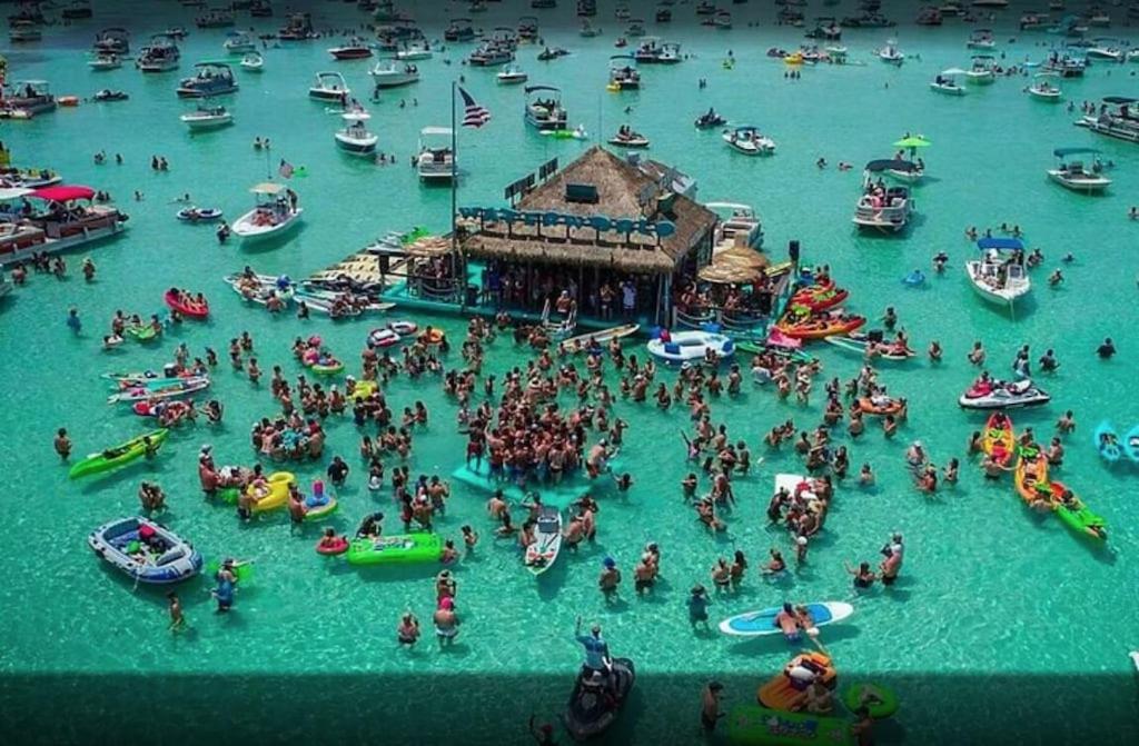 | NEW AMAZING VIEWS LOCATION ONLY 42 CONDOS PRIVATE BEACH HOLIDAY ISLE IN DESTIN !