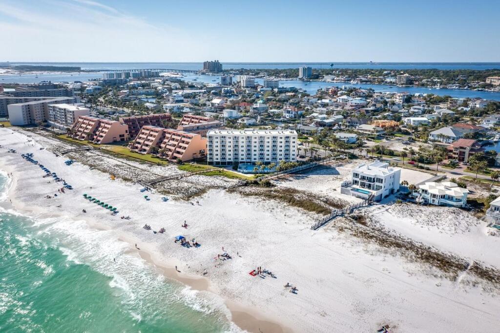 | NEW AMAZING VIEWS LOCATION ONLY 42 CONDOS PRIVATE BEACH HOLIDAY ISLE IN DESTIN !