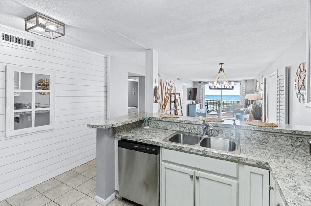 | NEW AMAZING VIEWS LOCATION ONLY 42 CONDOS PRIVATE BEACH HOLIDAY ISLE IN DESTIN !