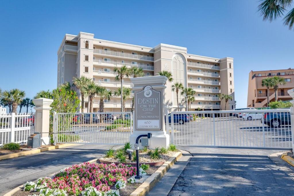 | NEW AMAZING VIEWS LOCATION ONLY 42 CONDOS PRIVATE BEACH HOLIDAY ISLE IN DESTIN !