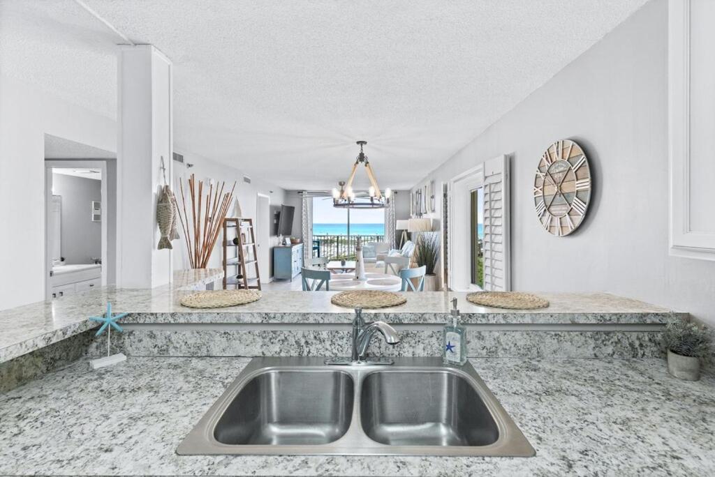 | NEW AMAZING VIEWS LOCATION ONLY 42 CONDOS PRIVATE BEACH HOLIDAY ISLE IN DESTIN !