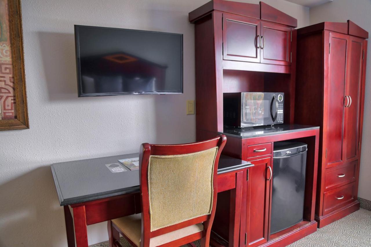 King Room at Destiny Palms Hotel Maingate West