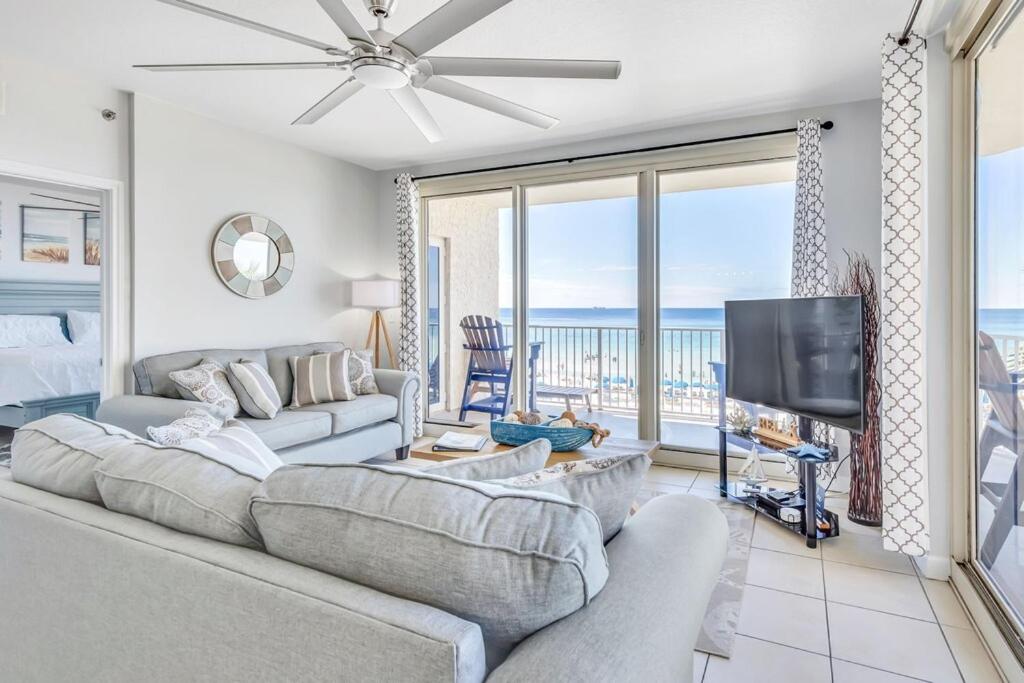 | MOST DESIRED BEST VIEWS SHORES CORNER UNIT NO ELEVATOR NEEDED 3RD FL FREE PARK
