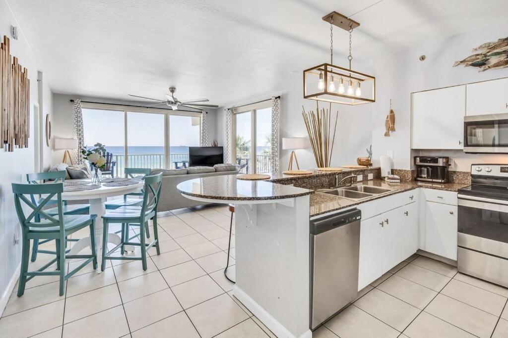 | MOST DESIRED BEST VIEWS SHORES CORNER UNIT NO ELEVATOR NEEDED 3RD FL FREE PARK