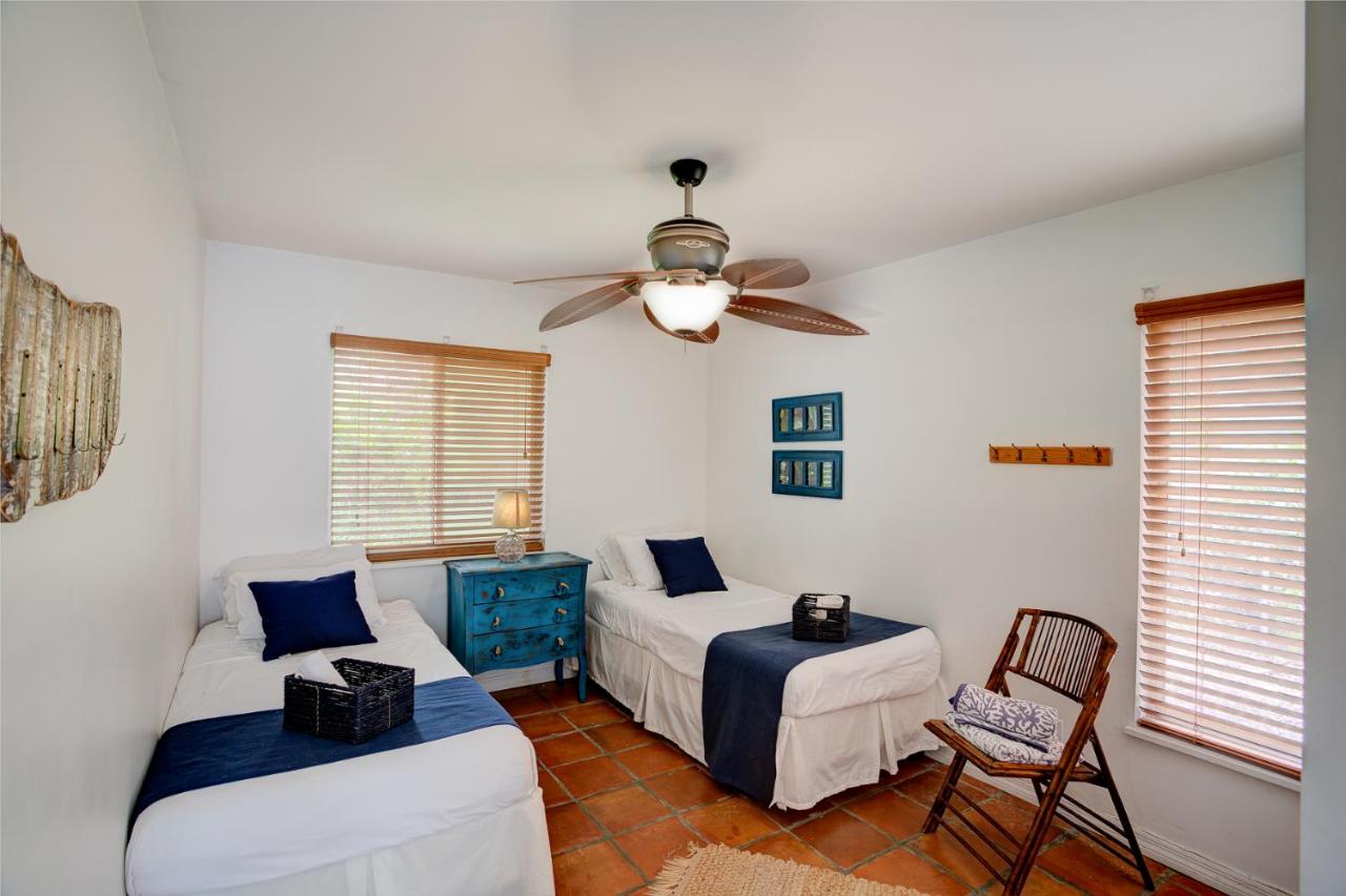 | Beach Cottage, Steps to the Beach. Pet friendly. King Bed.