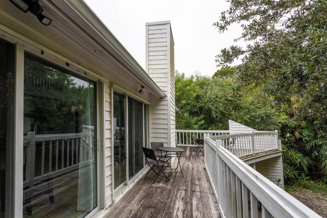  | Beach Cottage, Steps to the Beach. Pet friendly. King Bed.